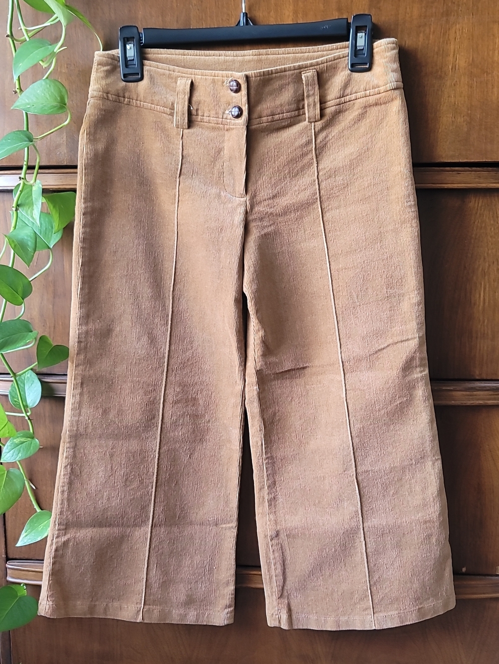 Wawa Cropped Wide-Leg Corduroy Pants in Light Brown